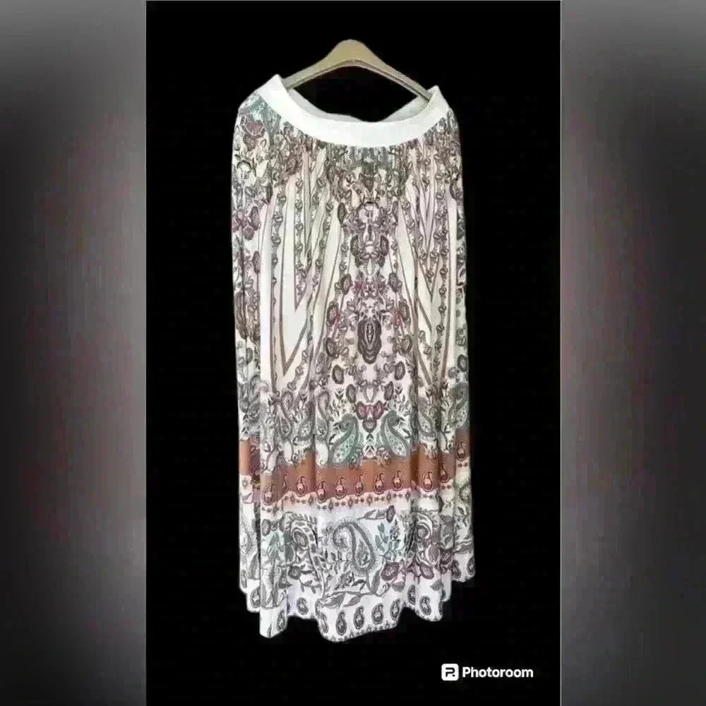 New York & Company Cream Maxi Skirt with Paisley Print and Brown Border